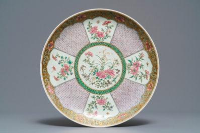 A fine Chinese famille rose dish and three floral plates, 19/20th C.