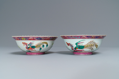 A pair of Chinese Straits or Peranakan market famille rose bowls with phoenixes, 19th C.