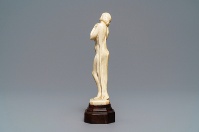 A carved ivory Art Deco figure of a naked lady, 1st half 20th C.