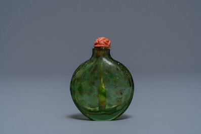 A Chinese biotite-sandwiched green glass snuff bottle, Imperial Glassworks, Beijing, 1720-1840