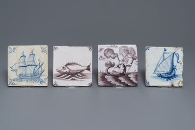 Huit carreaux en fa&iuml;ence de Delft bleu et blanc et mangan&egrave;se aux sujets marins, 17/18&egrave;me