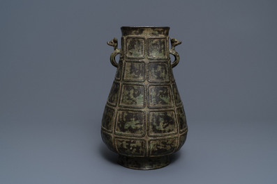 A Chinese bronze vase in archaic style, 19th C.