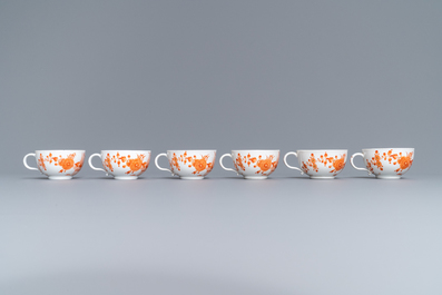 Douze tasses et soucoupes en porcelaine de Meissen, 18/19&egrave;me