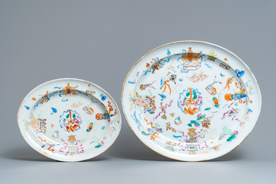 A 9-piece Chinese famille rose service with antiquities design, Jiaqing/Daoguang