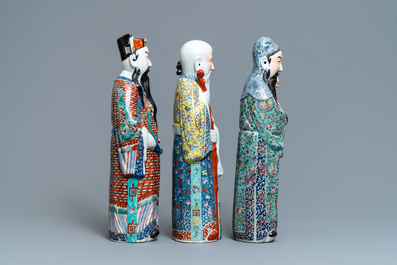 Trois figures des Trois &Eacute;toiles du Bonheur en porcelaine de Chine famille rose, 19/20&egrave;me