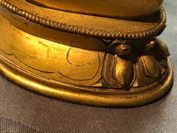 Une figure de Bouddha Shakyamuni en bronze dor&eacute;, Sino-Tibet, 17/18&egrave;me