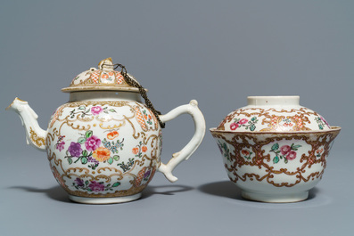 Een Chinees famille rose theeservies met floraal en verguld decor, Qianlong