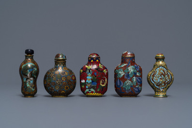 Ten Chinese cloisonn&eacute; snuff bottles, 19/20th C.