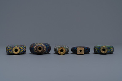 Ten Chinese cloisonn&eacute; snuff bottles, 19/20th C.