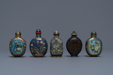 Ten Chinese cloisonn&eacute; snuff bottles, 19/20th C.