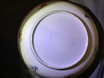 Une paire d'assiettes en porcelaine de Chine famille verte, Kangxi