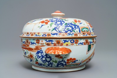 A round Chinese famille verte tureen and cover with ladies in a landscape, Yongzheng