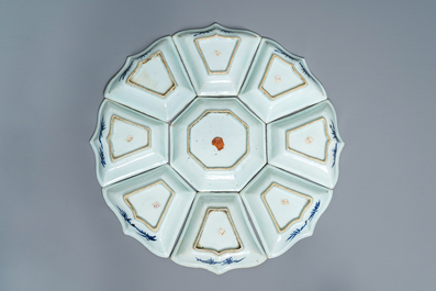 Een Chinese blauw-witte zoetvleesset of rijsttafel met landschapsdecor, 18/19e eeuw