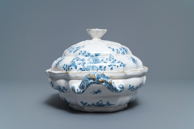 A blue and white Brussels faience tureen and cover, 18th C.