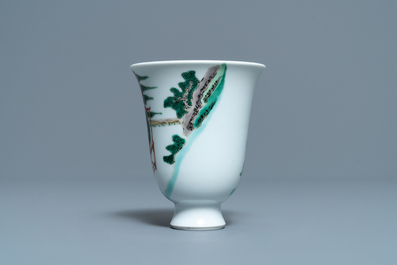 Une tasse &agrave; vin en porcelaine de Chine famille verte, Kangxi