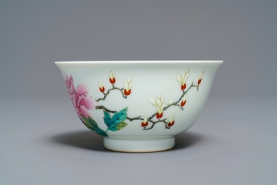 A Chinese famille rose bowl with floral design, Yongzheng mark, 19/20th C.