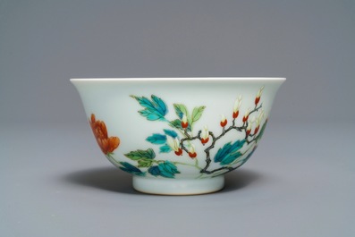 A Chinese famille rose bowl with floral design, Yongzheng mark, 19/20th C.