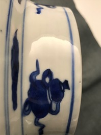 Een Chinese blauw-witte balustervaas met spelende jongens, Kangxi