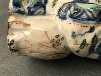 Une figure de Shoulao assis sur un cerf en porcelaine de Chine wucai, Wanli