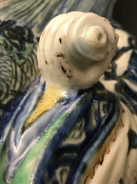 Une figure de Shoulao assis sur un cerf en porcelaine de Chine wucai, Wanli