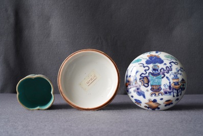 A Chinese doucai seal paste box and a famille rose brush pot, Qianlong marks, 19th C.