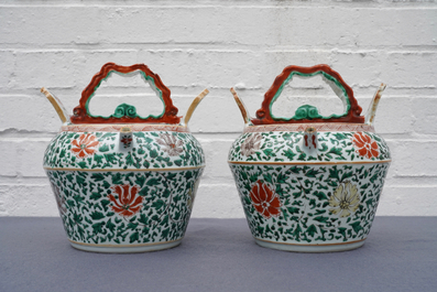 A pair of Chinese famille verte lime pots for the Vietnamese market, Kangxi