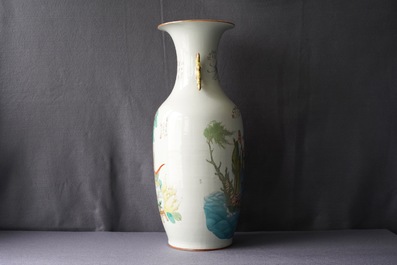 A Chinese famille rose two-sided design vase, 19/20th C.