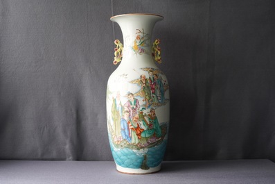 A Chinese famille rose two-sided design vase, 19/20th C.