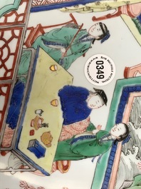 Een Chinese famille verte schotel met theeceremonie, Kangxi