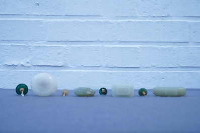 Four Chinese white and celadon jade snuff bottles, 19/20th C.