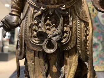 Une figure de Weituo en bronze laqu&eacute; et dor&eacute;, Chine, Ming