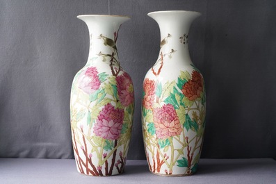 Quatre vases en porcelaine de Chine qianjiang cai, 19/20&egrave;me