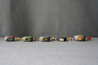 Ten Chinese cloisonn&eacute; snuff bottles, 19/20th C.