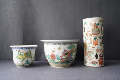Een diverse collectie Chinees famille rose porselein, 19/20e eeuw