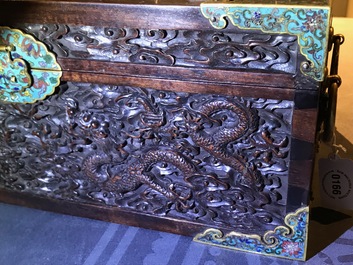 Een Chinees rechthoekig zitan houten kist met cloisonn&eacute; monturen en vergulde bronzen handgrepen, Qing