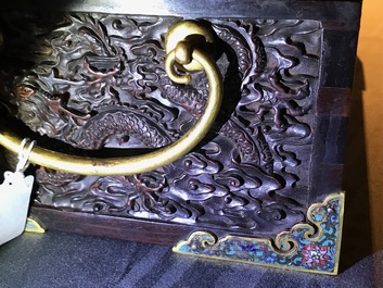 Een Chinees rechthoekig zitan houten kist met cloisonn&eacute; monturen en vergulde bronzen handgrepen, Qing