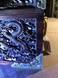 Een Chinees rechthoekig zitan houten kist met cloisonn&eacute; monturen en vergulde bronzen handgrepen, Qing