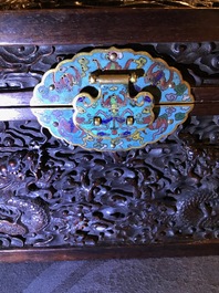Een Chinees rechthoekig zitan houten kist met cloisonn&eacute; monturen en vergulde bronzen handgrepen, Qing