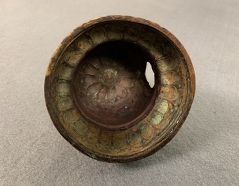 Cinq objets votives bouddhistes en bronze, Tibet et N&eacute;pal, 18/19&egrave;me