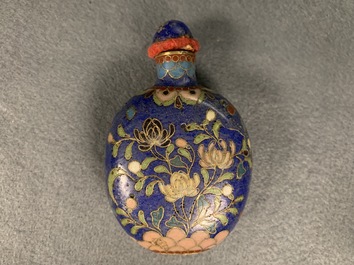 Ten Chinese cloisonn&eacute; snuff bottles, 19/20th C.