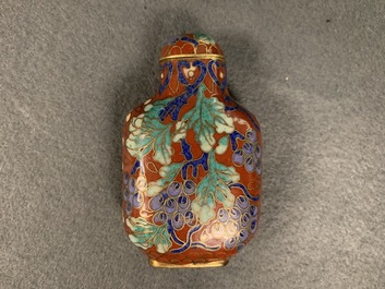 Ten Chinese cloisonn&eacute; snuff bottles, 19/20th C.