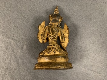 Une figure d'une Tara Verte en bronze dor&eacute;, Sino-Tibet, 17/18&egrave;me