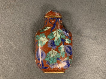 Ten Chinese cloisonn&eacute; snuff bottles, 19/20th C.