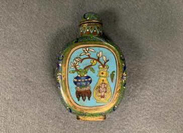 Ten Chinese cloisonn&eacute; snuff bottles, 19/20th C.