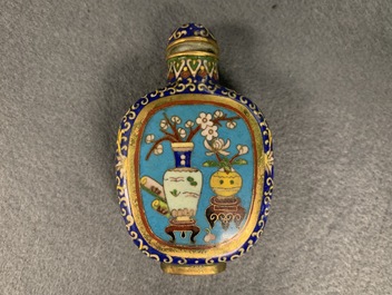 Ten Chinese cloisonn&eacute; snuff bottles, 19/20th C.