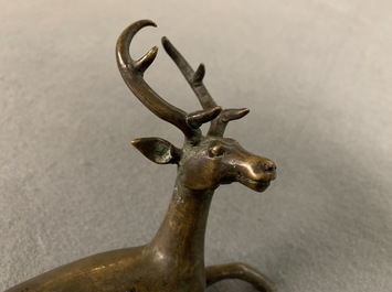 Cinq objets votives bouddhistes en bronze, Tibet et N&eacute;pal, 18/19&egrave;me