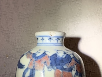 Four Chinese blue, white and underglaze red snuff bottles, 19/20th C.