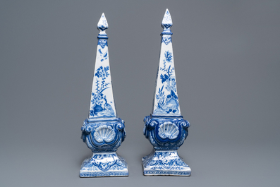 A pair of impressive Dutch Delft blue and white obelisks, 18th C.