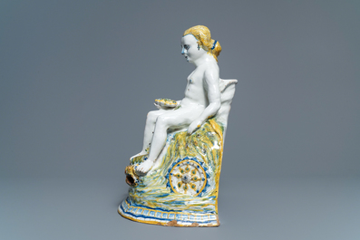 Une grande fontaine figurant 'Amphitrite' en fa&iuml;ence polychrome de Bruxelles, 18&egrave;me