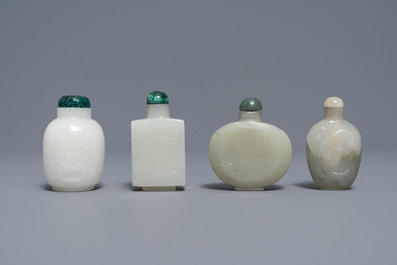 Four Chinese white and celadon jade snuff bottles, 19/20th C.